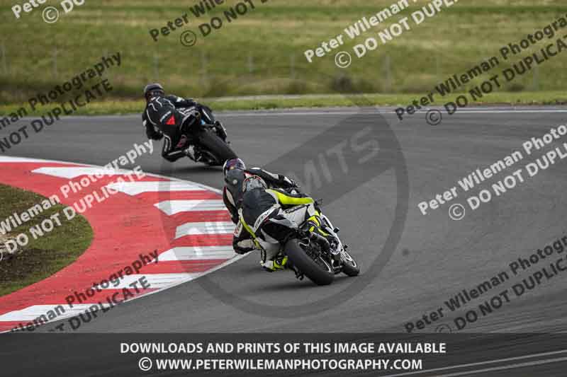 cadwell no limits trackday;cadwell park;cadwell park photographs;cadwell trackday photographs;enduro digital images;event digital images;eventdigitalimages;navarra;no limits trackdays;peter wileman photography;racing digital images;trackday digital images;trackday photos